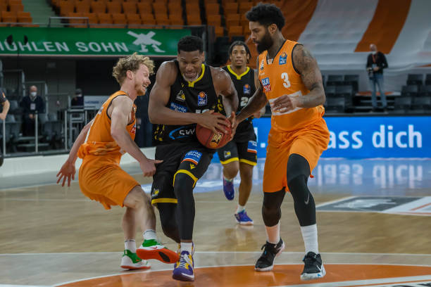 他凭借顽强 他凭借顽强